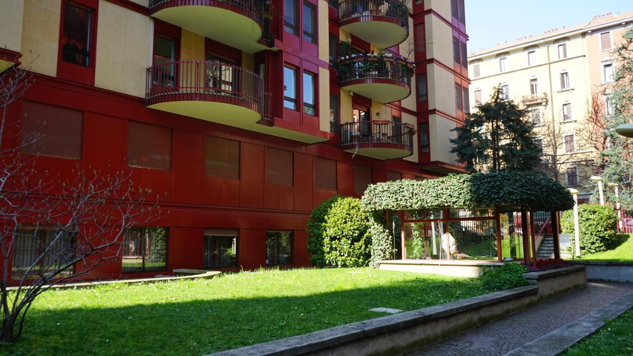 Danae Home, Milan